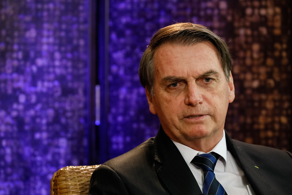 Bolsonaro sanciona auxílio para estados e municípios