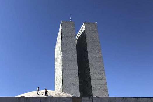 Guedes e Alcolumbre chegam a acordo para pacote de socorro no valor de R$ 120 bi