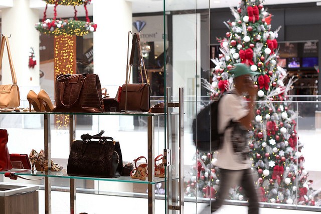 Comércio deve contratar 73,1 mil temporários para o Natal